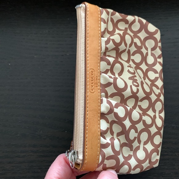 Coach pouch - Picture 4 of 4